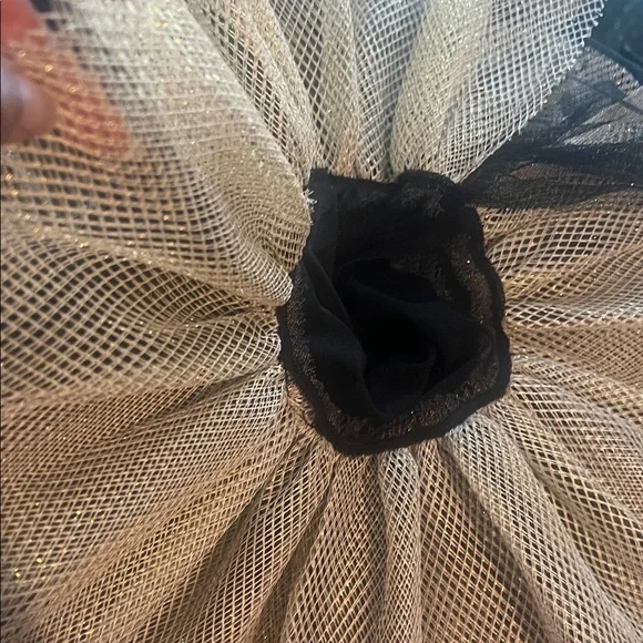 EUC Akira Blouse Black/Gold Women Size Large - Picture 8 of 8